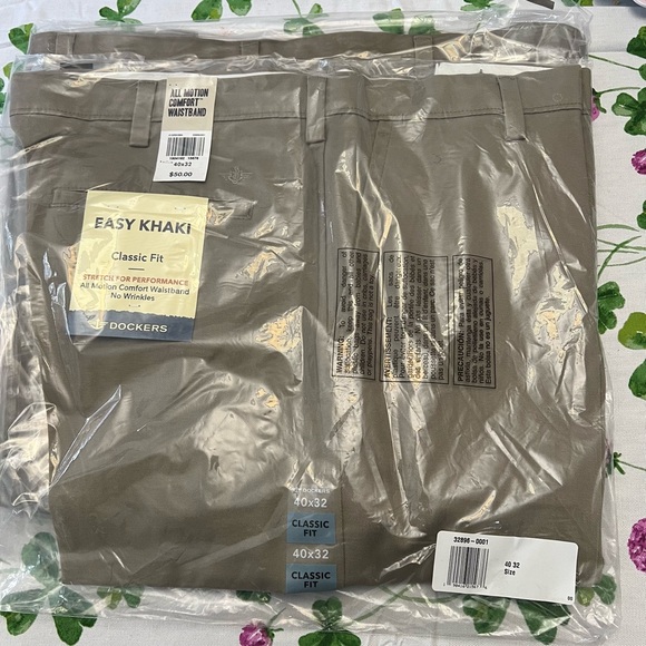 Dockers Men's Khaki Chinos - Picture 5 of 6